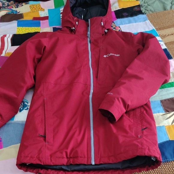 Columbia Women's Red Puffer Jacket - Picture 11 of 12
